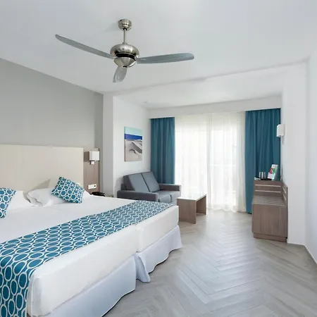 Riu Papayas Hotel