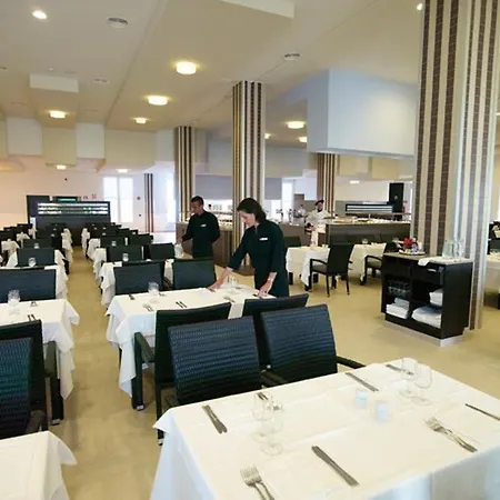 Готель Riu Papayas 4*