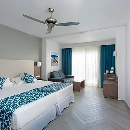 Готель Riu Papayas 4*