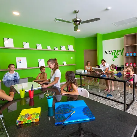 Hotel Riu Papayas 4*